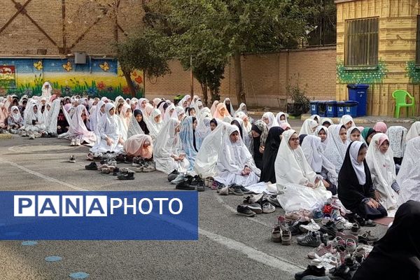 روز معنویت در مدرسه محدثه شاهد ورامین؛ از نماز باران تا زنگ عتبات عالیات