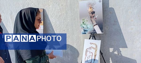 نمایشگاه پیشگیری از آسیب های اجتماعی در دبیرستان مادرمهربان خلیل آباد