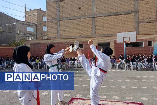 برگزاری المپیاد ورزشی دورن‌مدرسه‌ای در مدرسه حضرت خدیجه(س)بهارستان‌دو