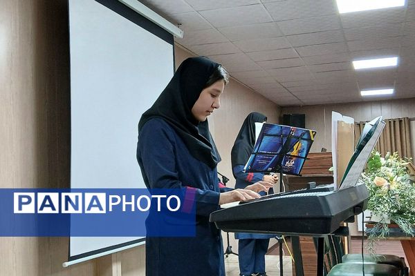 گردهمایی‌ دانش آموزی در هفته کتاب و کتابخوانی