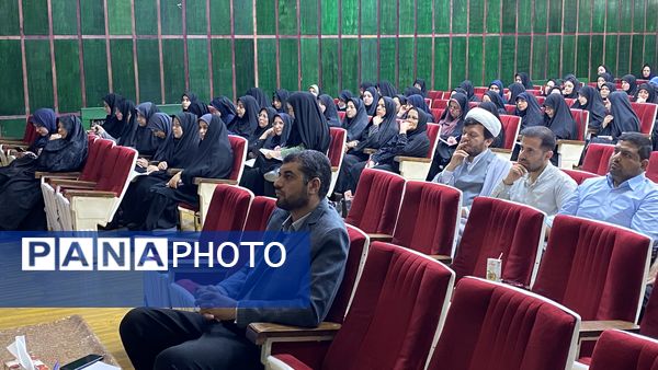 اولین کارگاه از سلسله کارگاه‌های دوره توانمندسازی مربیان پرورشی ناحیه 2 یزد
