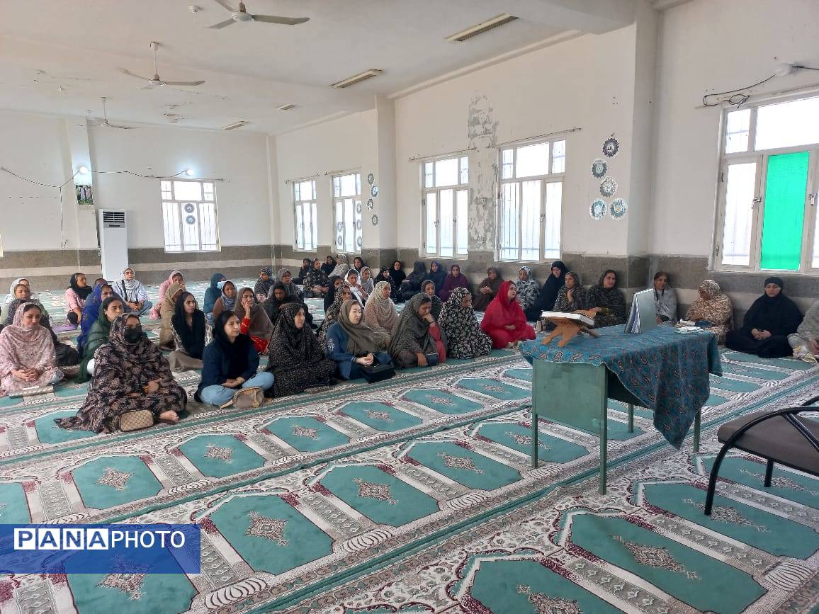 گفت‌وگوی کارشناس آسیب‌شناسی با والدین هنرستان زهرای مرضیه بندرعباس 