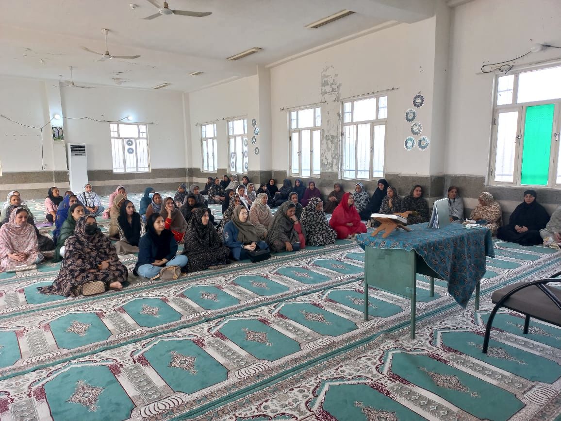 گفت‌وگوی کارشناس آسیب‌شناسی با والدین هنرستان زهرای مرضیه بندرعباس 