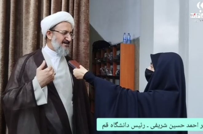 اجتماع بزرگ دختران دانشجو در حرم مطهر بانوی کرامت