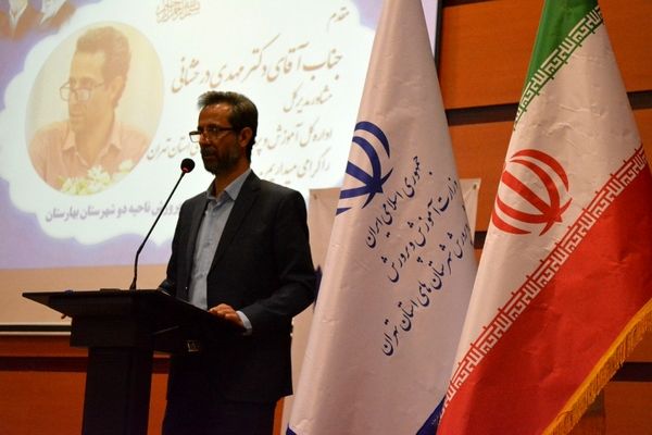 چرا دانش‌آموزان حرف نمی‌زنند؟