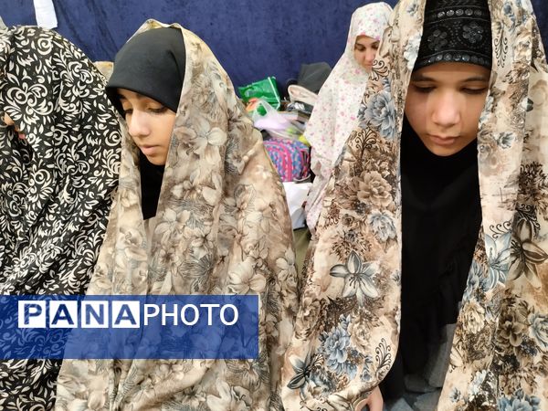 اعتکاف دختران نوجوان در مسجد سیدالشهدا مشهد