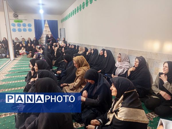 اولین جلسه انجمن اولیا در دبستان سمیه 