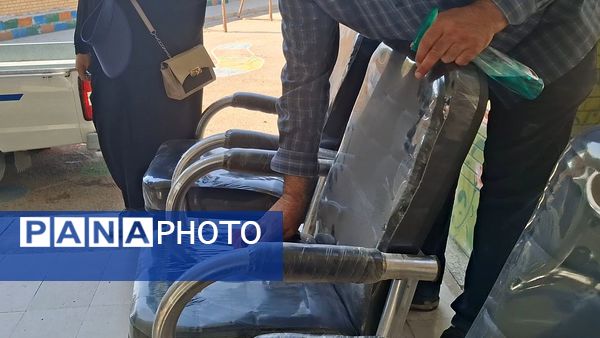 پروژه مهر در مدرسه مهرعلی نادیپور شهرستان بروجن 