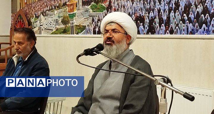 دیدار فرماندهان بسیج دانش آموزی مدارس کاشمر با امام‌ جمعه شهرستان