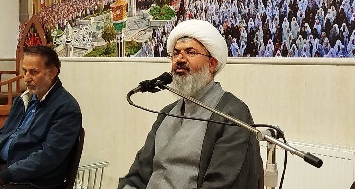 دیدار فرماندهان بسیج دانش آموزی مدارس کاشمر با امام‌ جمعه شهرستان