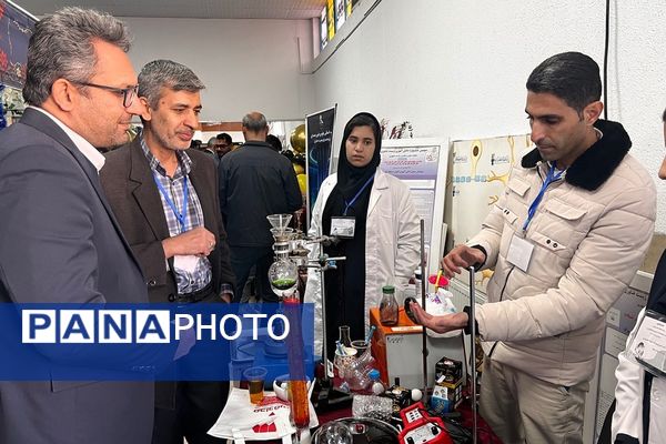 پژوهش‌سرای کاوش کهریزک، کانون توجه نخستین روز نمایشگاه دستاوردهای دانش‌آموزی استان