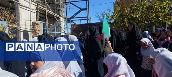 حضور پرشور و حماسه‌آفرین دانش‌آموزان نسر در راهپیمایی یوم‌الله ۱۳ آبان