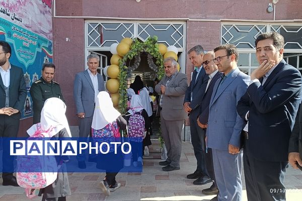 برگزاری مراسم جشن شکوفه‌ها در زنجان