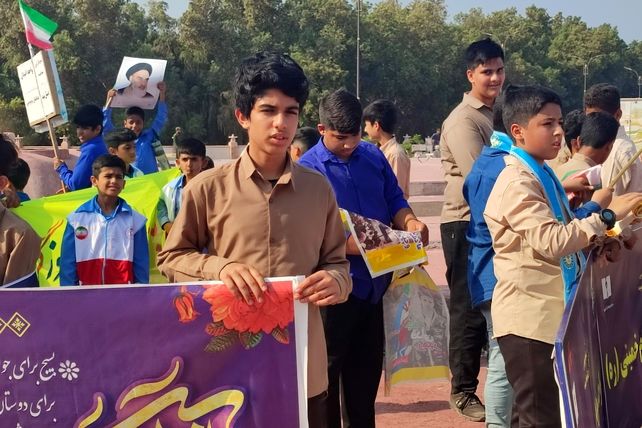 راهپیمایی 13 آبان در جزیره بوموسی