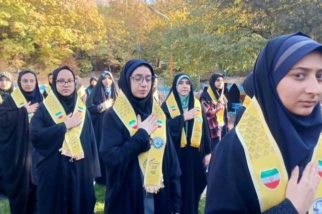 برگزاری کلاس‌های آموزشی و فرهنگی همایش روز دانش‌آموز در اردوگاه باهنر تهران 