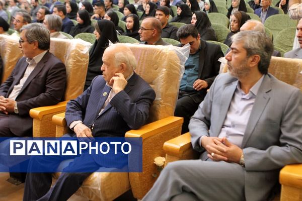 آیین کلنگ‌زنی ۱۶ مدرسه خیرساز در کاشان؛ مشارکت مردمی، حمایت دولتی