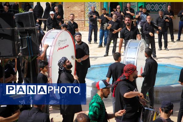 مراسم عاشورای حسینی در مشهد اردهال کاشان