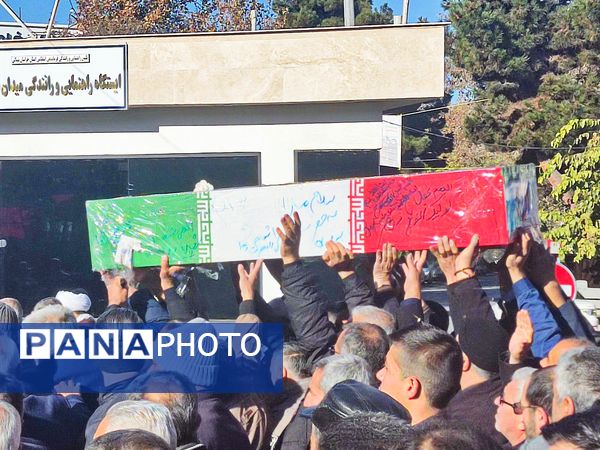 استقبال پرشور مردم بجنورد از پیکر شهیدان گمنام