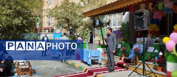 جشن شکوفه ها در دبستان شهید رضا نایب ناحیه۴ مشهد