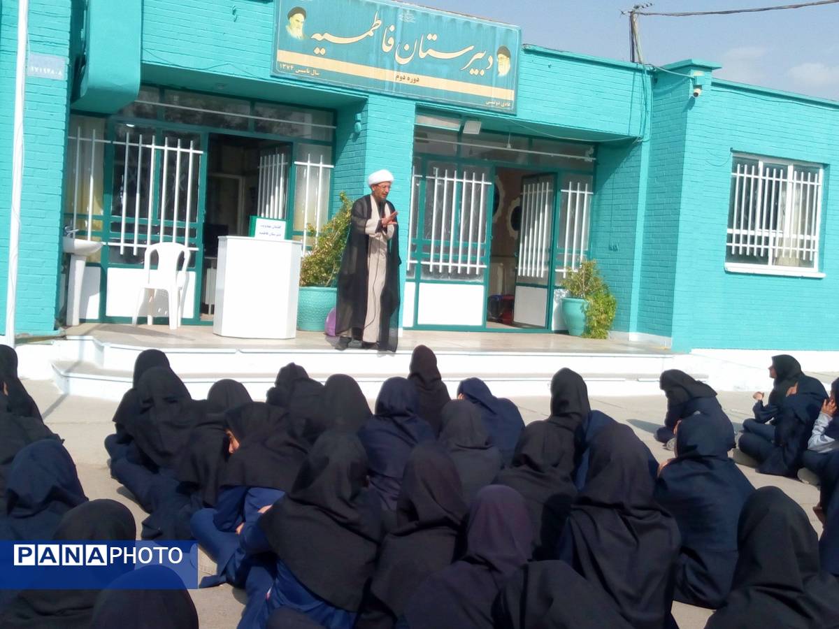 برگزاری گفتمان مهدوی در دبیرستان فاطمیه