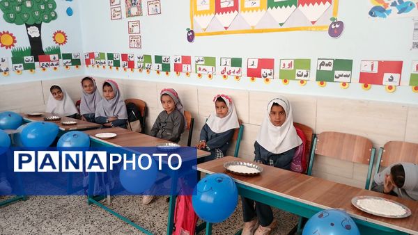 جشن آب‌‌ در‌ دبستان‌ شهید‌ دیالمه‌