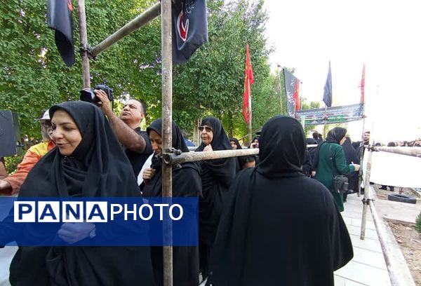 تجمع عاشقان حسینی در پیاده‌روی جاماندگان اربعین 