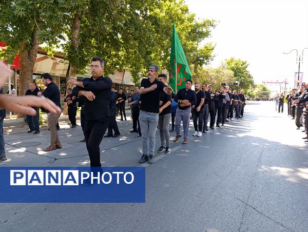 عاشورای حسینی در آشخانه و ۷۲ دیگ غذای نذری