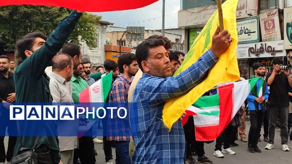 تجمع دانشجویان در اعتراض به حملات آمریکا و اسرائیل در قائمشهر 