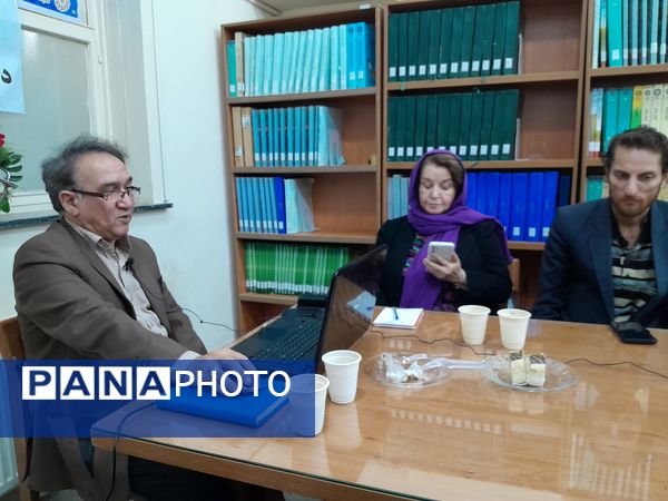 سلسله نشست‌های دریچه‌ای به سوی شاهنامه در کتابخانه دکتر شریعتی 