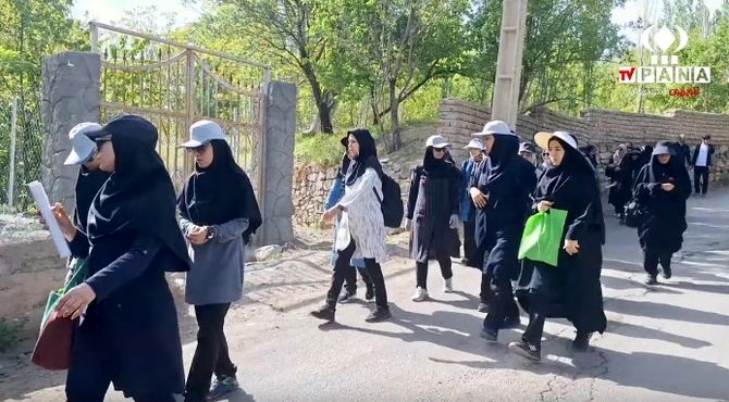 کوه‌پیمایی فرهنگیان استان قم به مناسبت هفته معلم