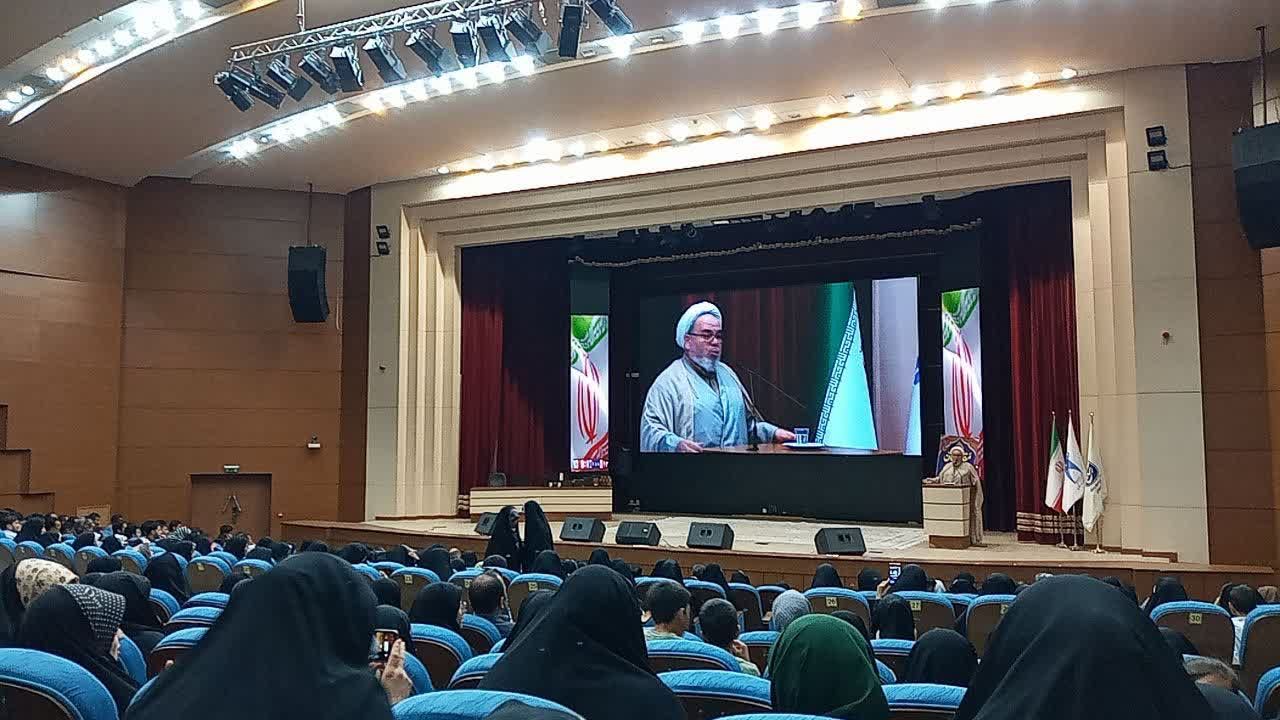تجلیل از خبرنگاران و عکاسان نوجوان؛ آینده‌سازان عرصه رسانه
