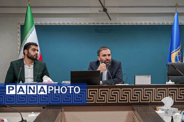 نشست رئیس انجمن اسلامی کل کشور با مسئولان انجمن‌های اسلامی استان کرمانشاه 