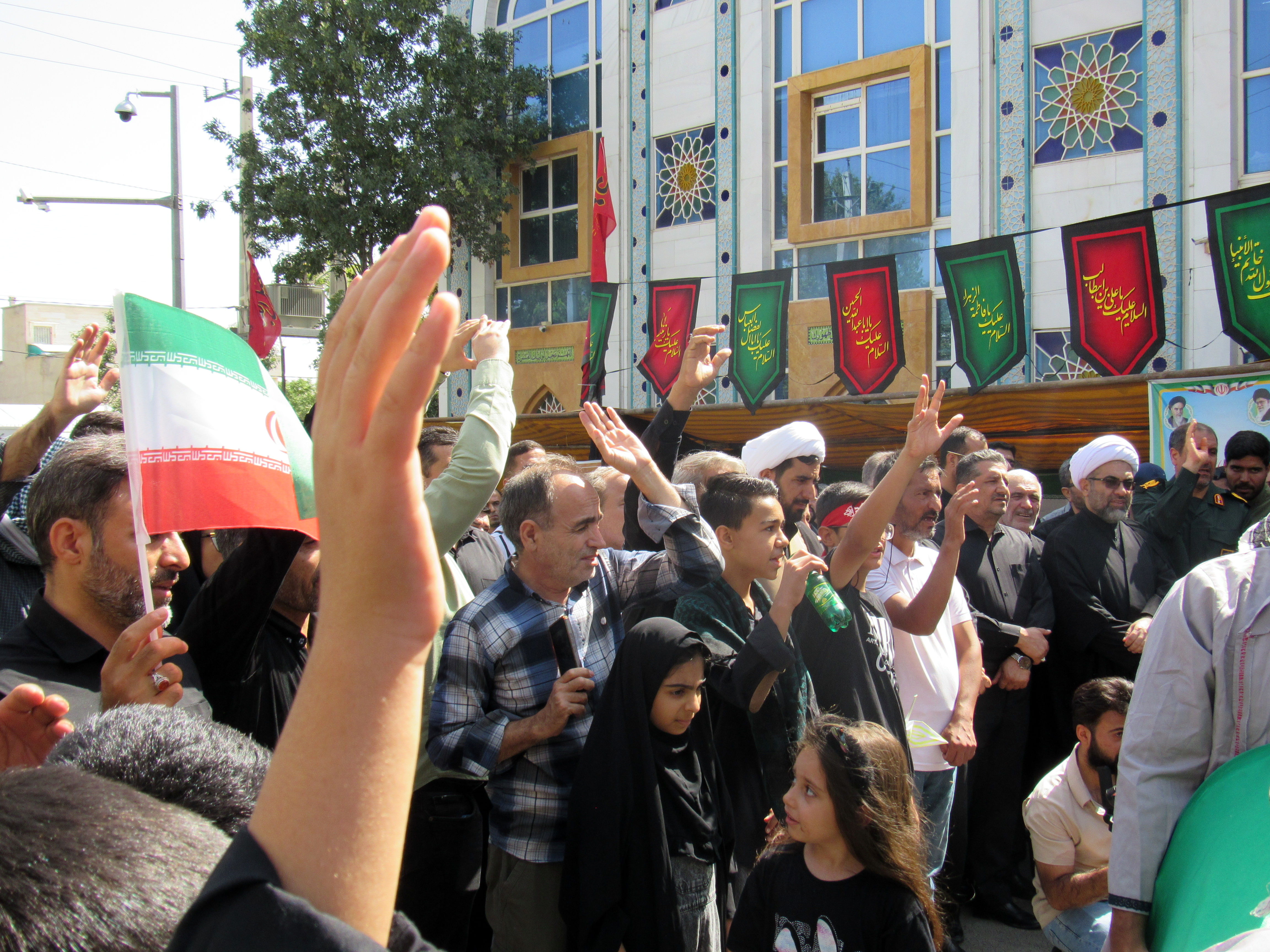 مشتاقان زیارت اربعین در سنندج پای‌کار راهپیمایی جاماندگان