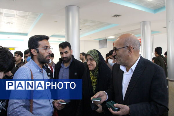 مراسم استقبال از کاروان دانش‌آموزی اعزام به حج عمره در یزد