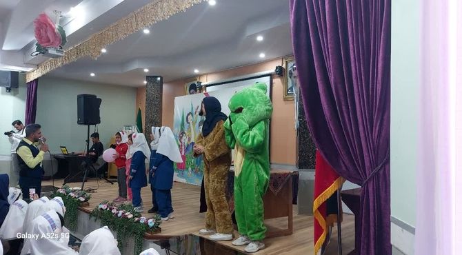 ویژه برنامه روز جهانی کودک در دبستان مهشید مصلی نژاد