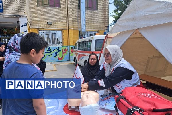 ارائه خدمات پزشکی رایگان به شهروندان در دبستان حاجیه نوری شهرستان ملارد