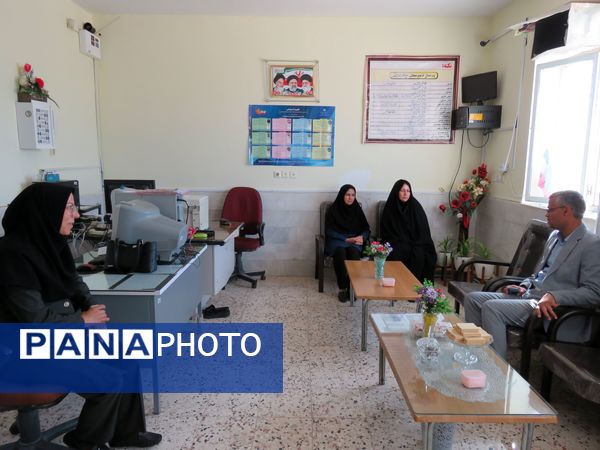 بازدید مدیر اداره آموزش و پرورش خلیل‌آباد از مدارس شهر