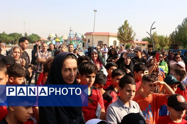 طرح پویا، شهر پویا با برگزاری  همایش پیاده روی خانوادگی در بوستان ورزش ملارد 