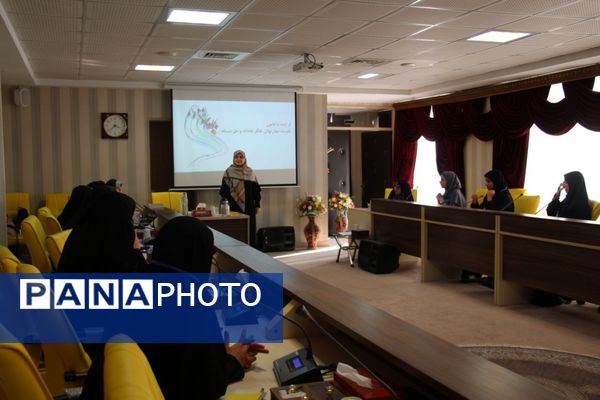 نشست قطب ۵ دوازدهمین دوره مجلس دانش‌آموزی به میزبانی استان آذربایجان شرقی