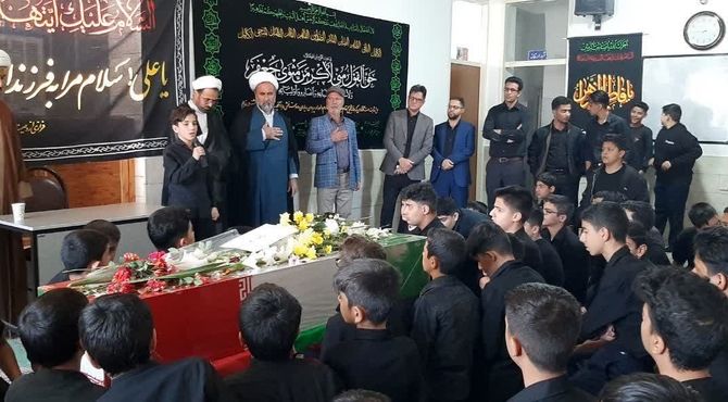 استقبال از شهید گمنام در دبیرستان امام حسین زارچ