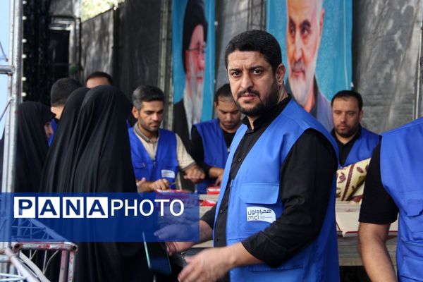 حضور باشکوه جاماندگان اربعین حسینی در شهر ری