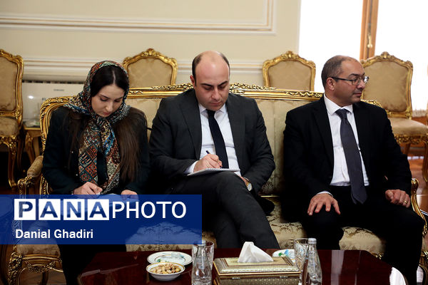 دیدار معاون وزیر امورخارجه ارمنستان با وزیر امور خارجه ایران