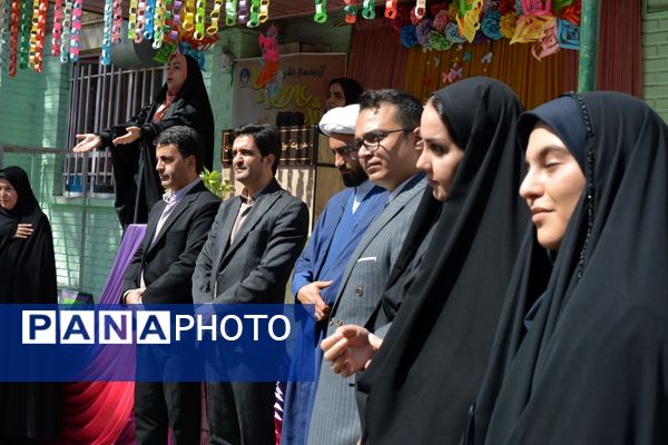 جشن عاطفه‌ها؛ لبریز از مهربانی در دبستان دخترانه قدر بهارستان ۲