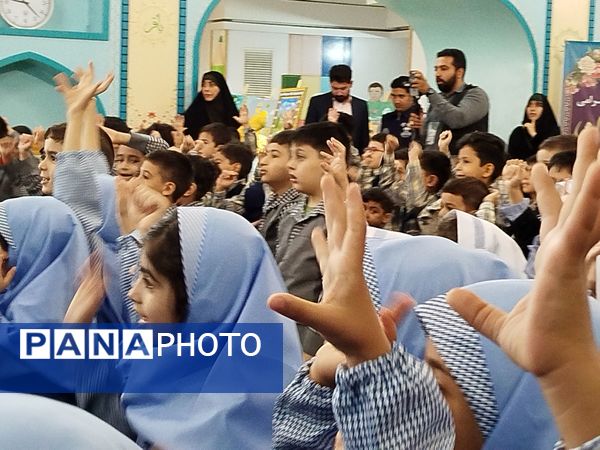شادی و رنگ در جشن شکوفه‌ها در حرم امام رضا (ع)