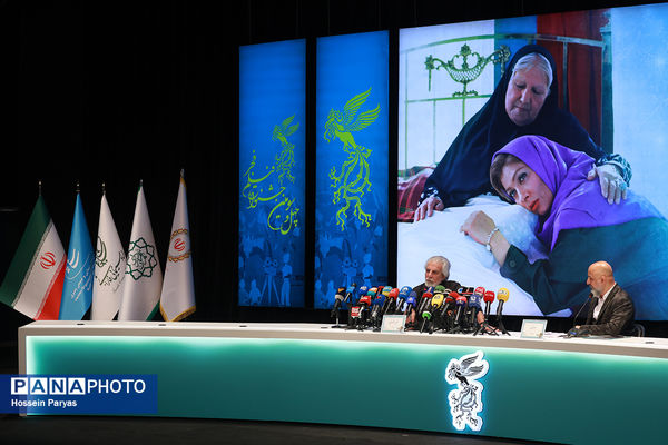نشست خبری دبیر چهل و سومین جشنواره فیلم فجر