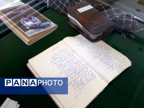 نمایشگاه یاد یاران در آرامگاه شهید مدرس شهرستان کاشمر