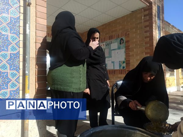 پذیرایی از دانش آموزان دبیرستان نمونه اندیشه با صبحانه گرم 