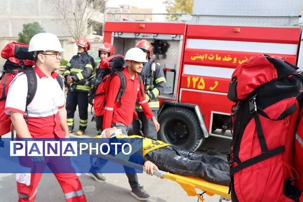 برگزاری مانور زلزله و ایمنی در مدرسه پایلوت شهرستان شهریار 