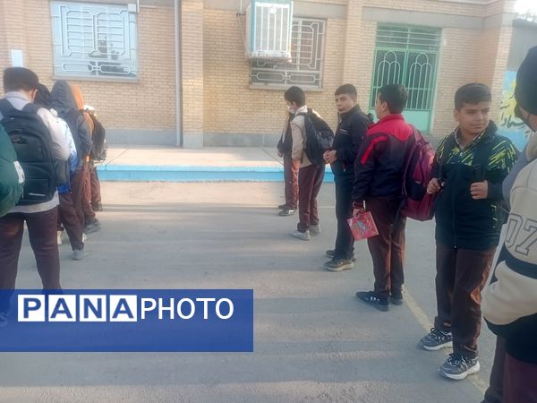 صبحگاه دبیرستان علامه طباطبایی