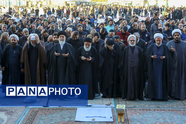 اقامه نماز طلب باران در مسجد مقدس جمکران